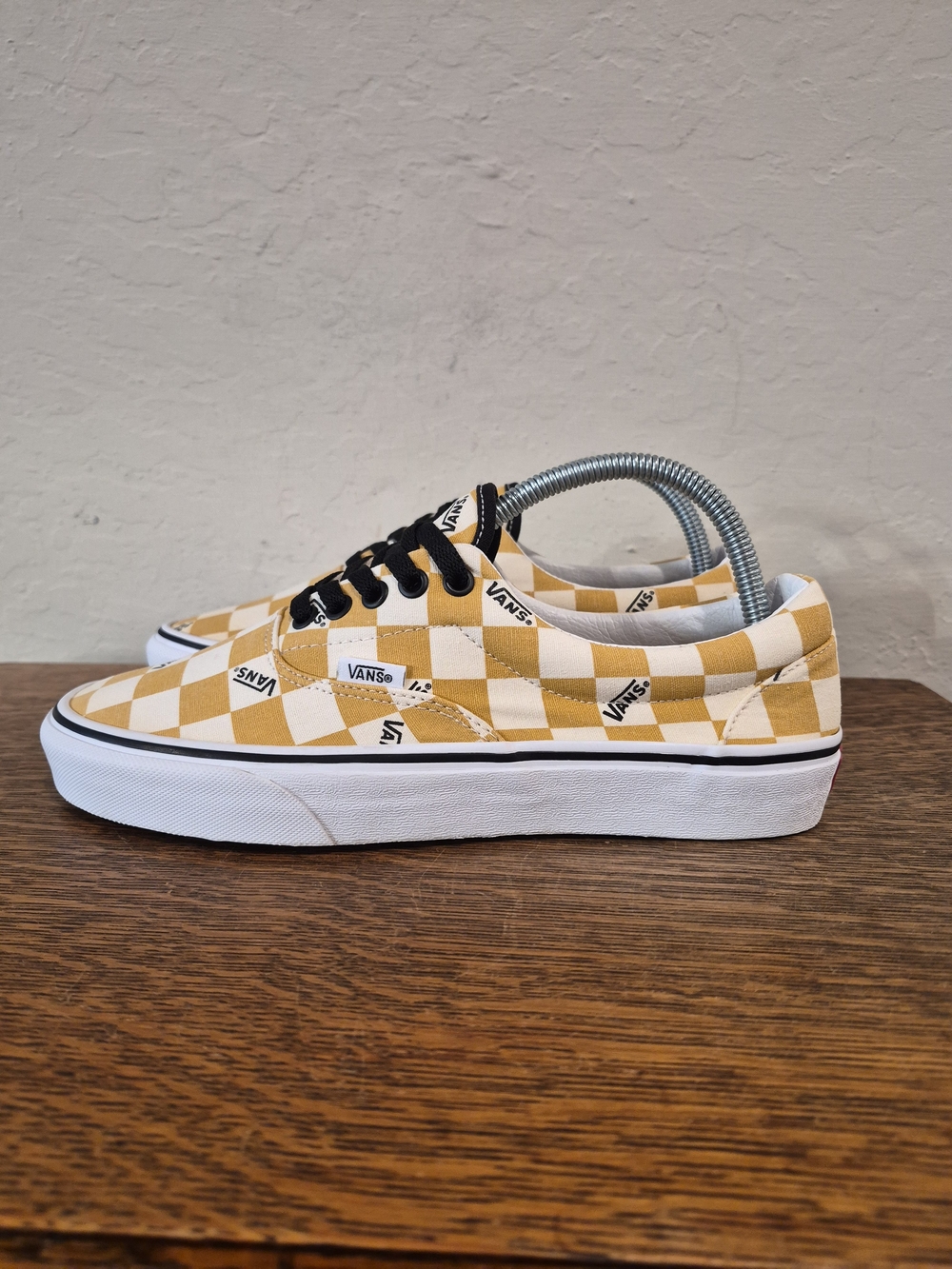 Vans Era Big Check Yolk Unisex Fashion Sneakers 
Women's Size US 9